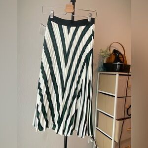 H&M Chevron Pleated Midi Skirt - Kelly Green/Black/White - XS - Chic & Elegant